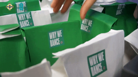 picking up 2 ton3 popcorn packaging gif
